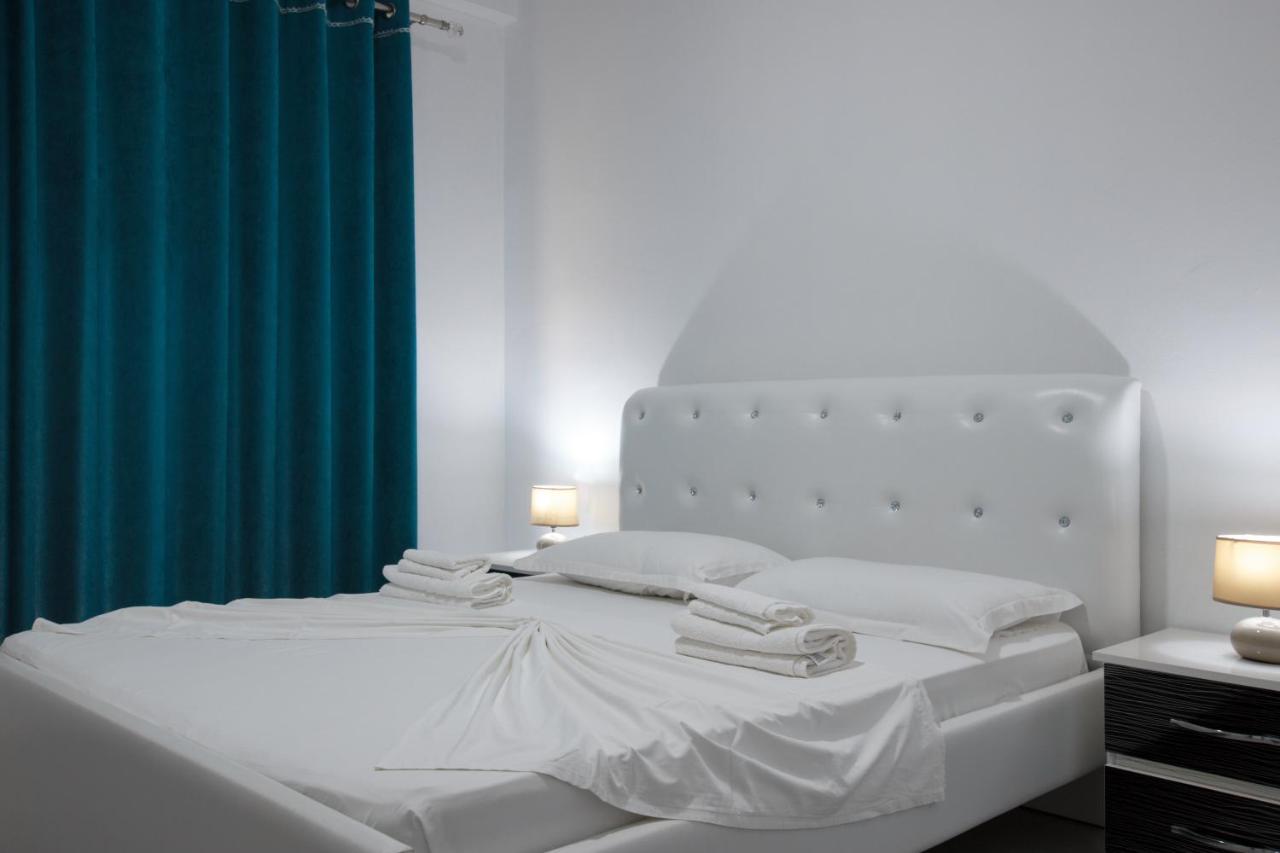 Grand Blue Aparthotel Sarande Exterior photo
