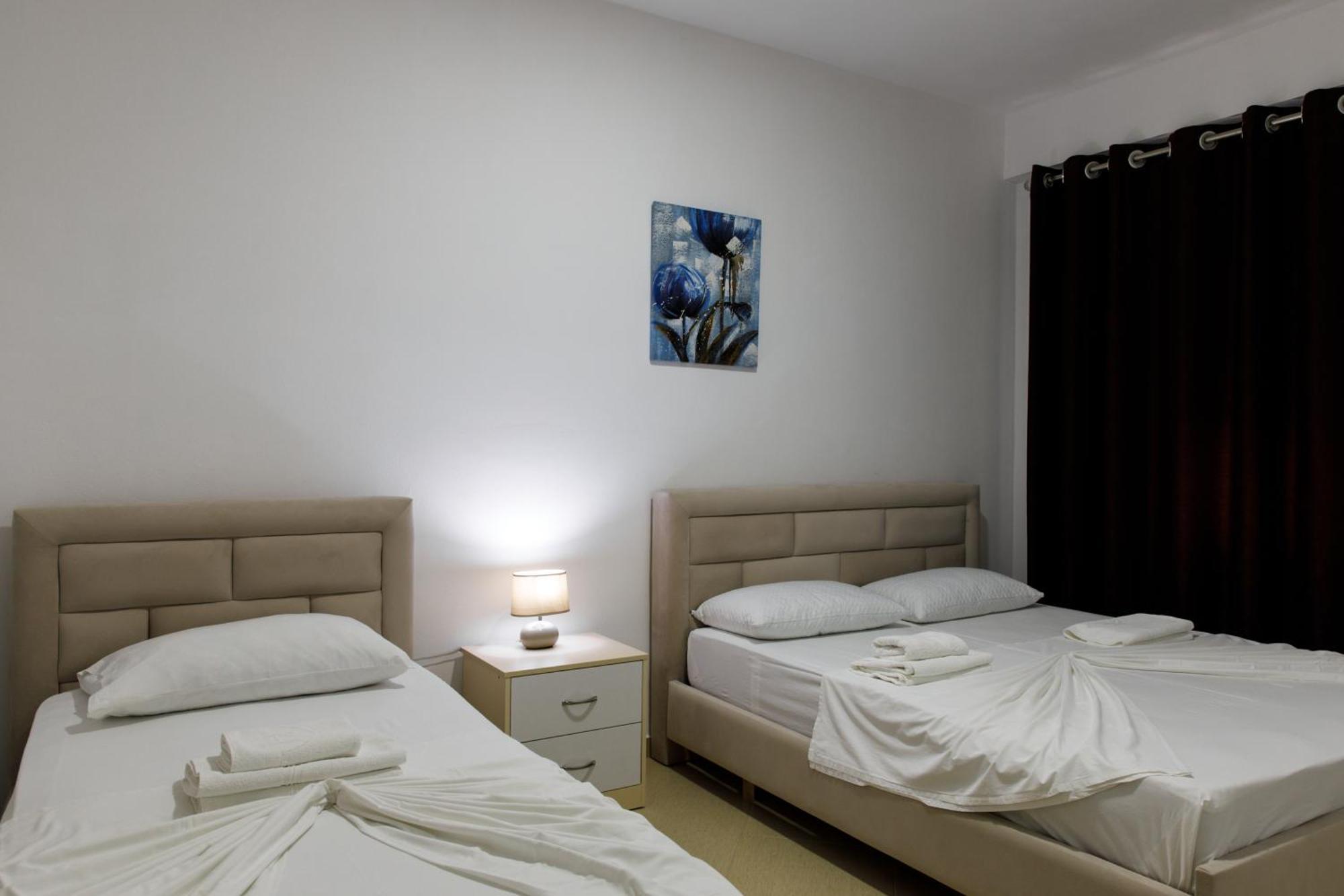 Grand Blue Aparthotel Sarande Exterior photo