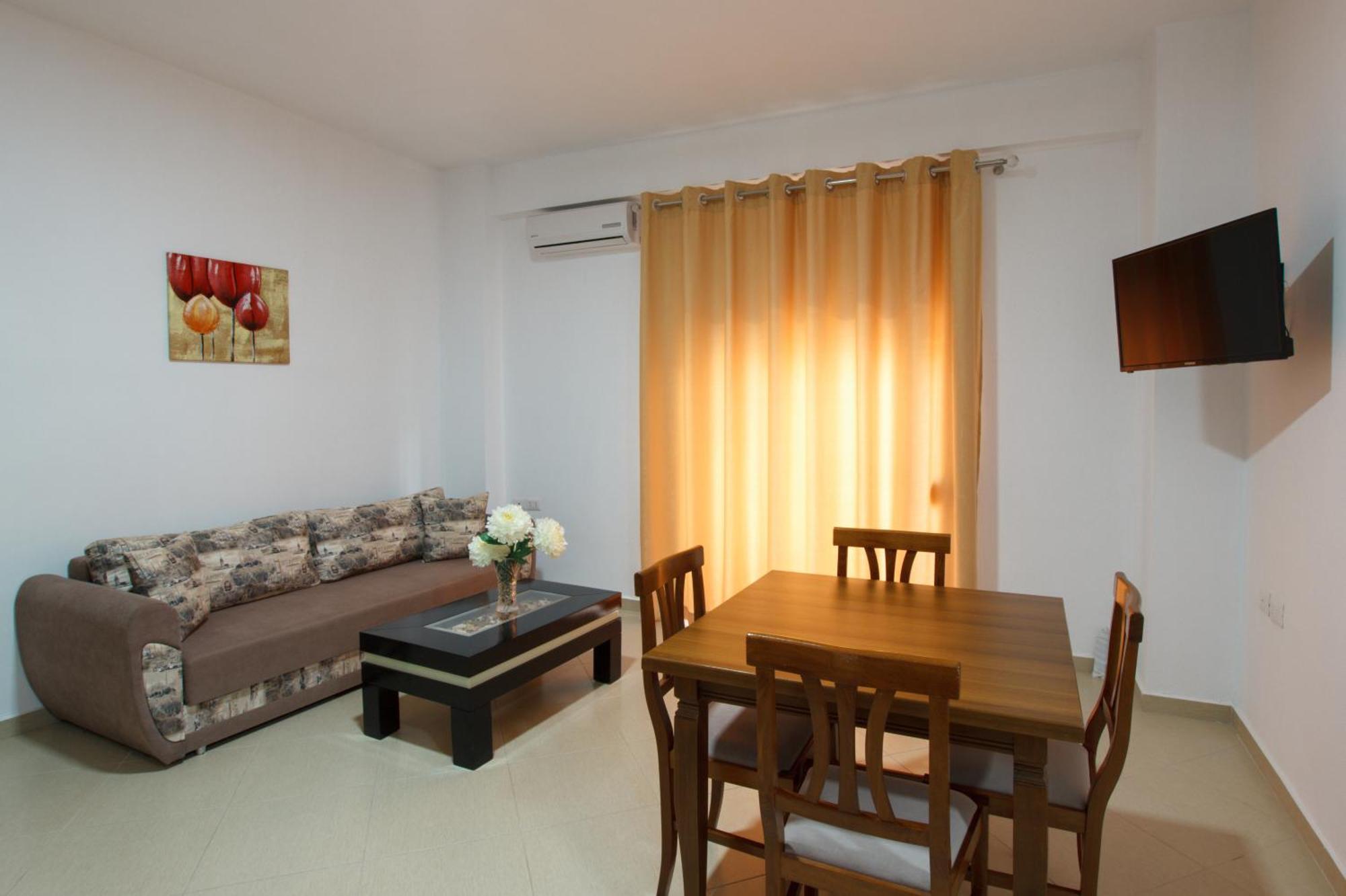 Grand Blue Aparthotel Sarande Exterior photo
